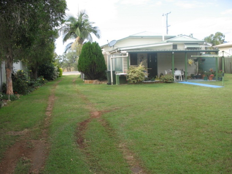38 Walsh Street, Biggenden QLD 4621