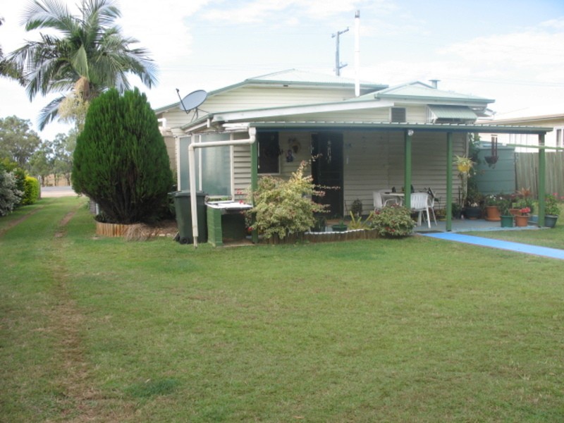 38 Walsh Street, Biggenden QLD 4621