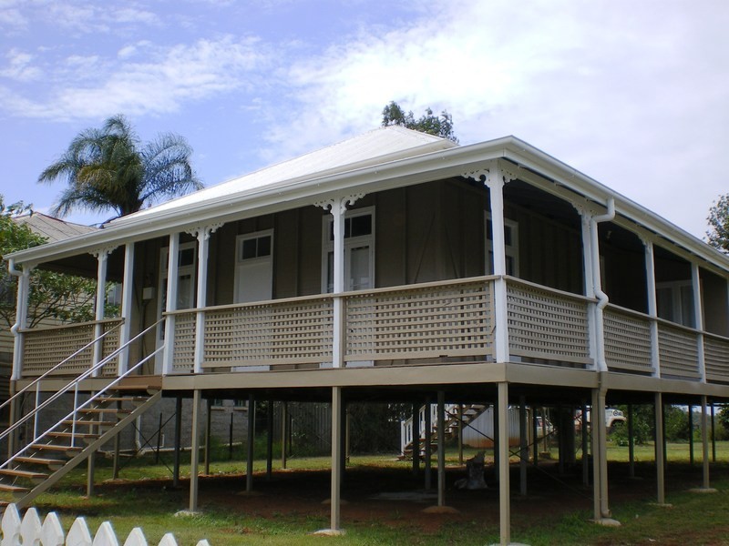 25 Churchill Street, Childers QLD 4660