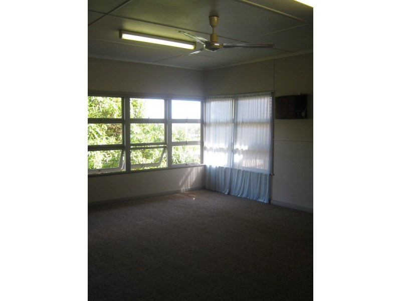 198 Churchill Street, Childers QLD 4660