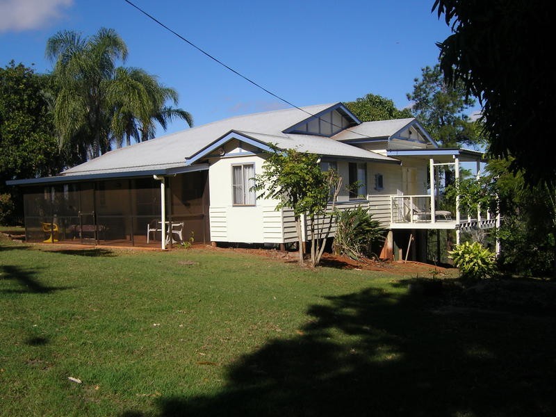 43 Chews Road, Childers QLD 4660