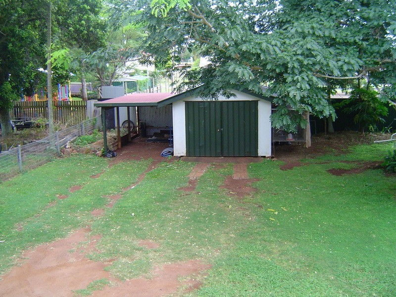 17 West Street, Childers QLD 4660