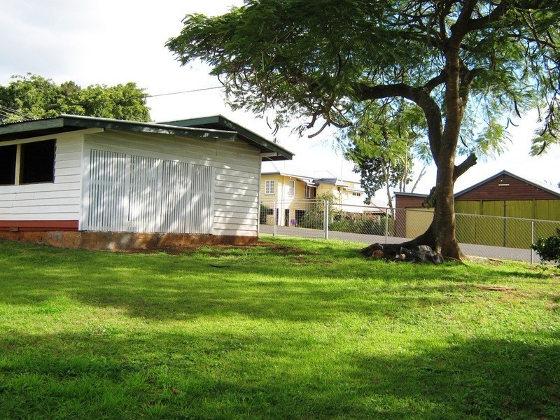 29 Oakes Street, Childers QLD 4660