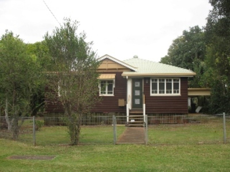 10 Taylor Street, Childers QLD 4660