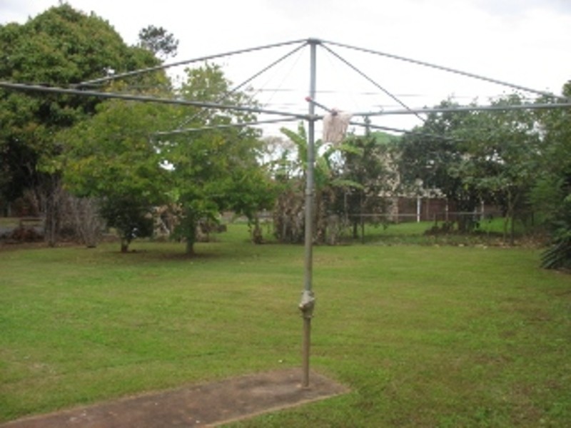 10 Taylor Street, Childers QLD 4660