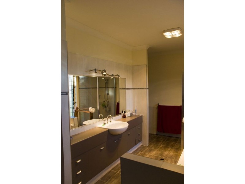 9 Wattle Street, Woodgate QLD 4660