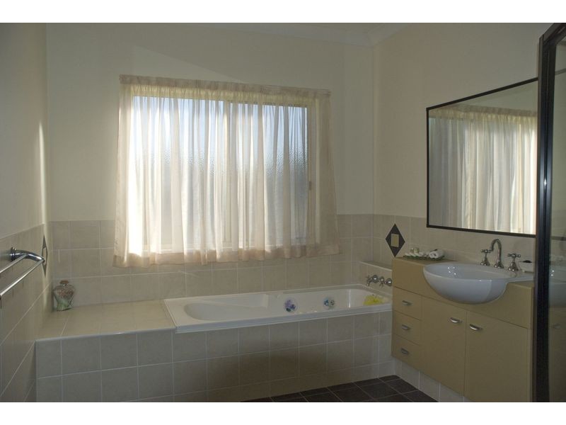 9 Wattle Street, Woodgate QLD 4660