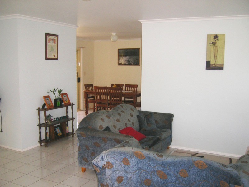 6 Rosella Way, Woodgate QLD 4660