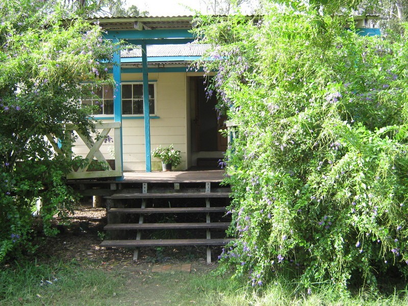 208 Station Road, Horton QLD 4660