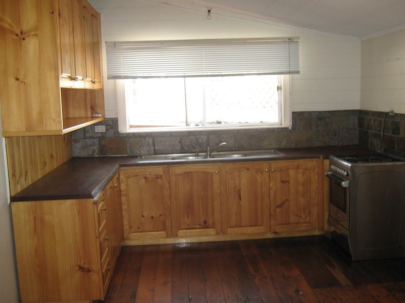 208 Station Road, Childers QLD 4660