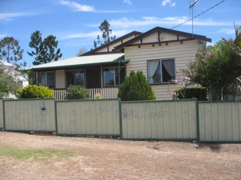 20 Frederick Street, Biggenden QLD 4621