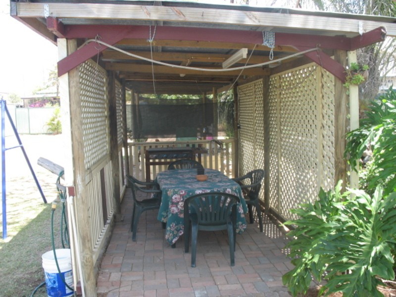 20 Frederick Street, Biggenden QLD 4621
