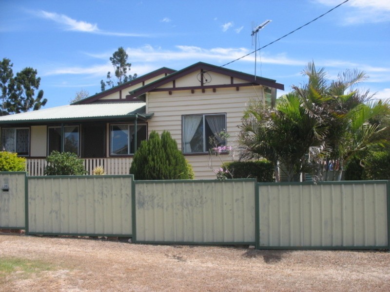 20 Frederick Street, Biggenden QLD 4621