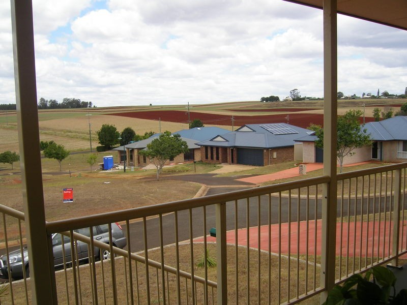 4 Pioneer Avenue, Childers QLD 4660