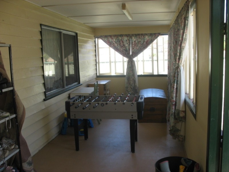 20 Frederick Street, Biggenden QLD 4621