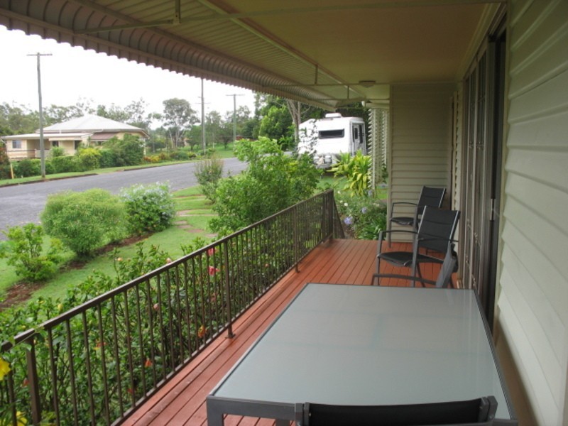 18 Elizabeth Street, Childers QLD 4660