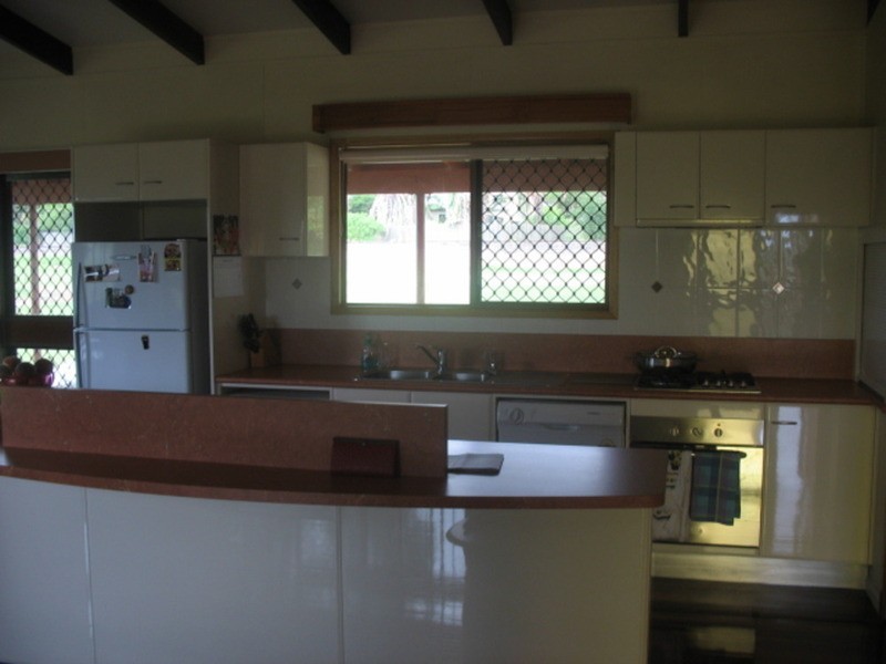 2 Hinkler Street, Childers QLD 4660