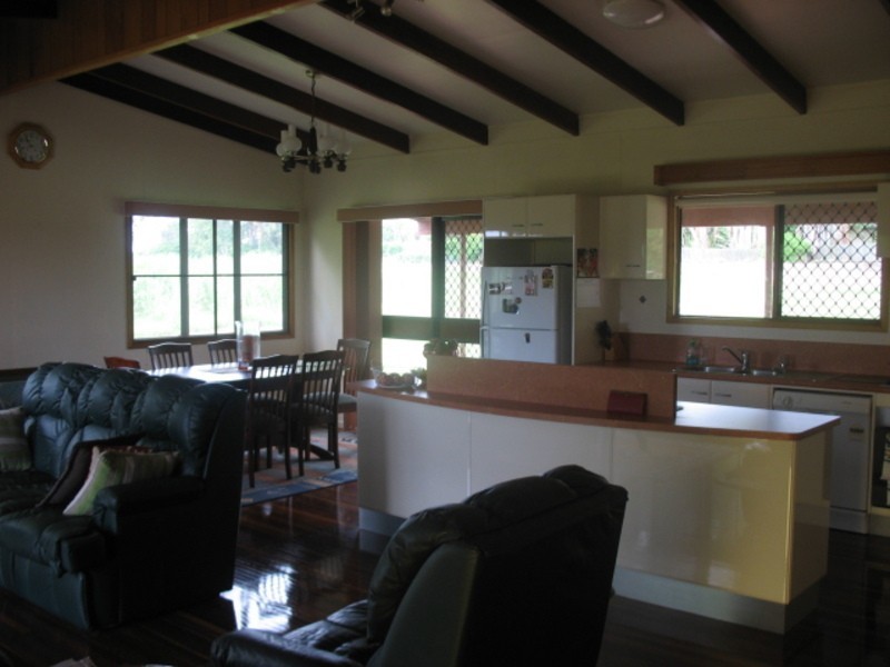 2 Hinkler Street, Childers QLD 4660