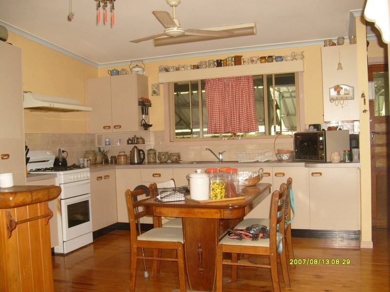 16 Little Main Street, Dallarnil QLD 4621