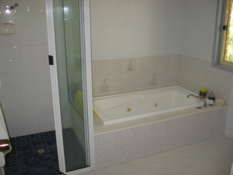 278 Rainbows Road, Childers QLD 4660