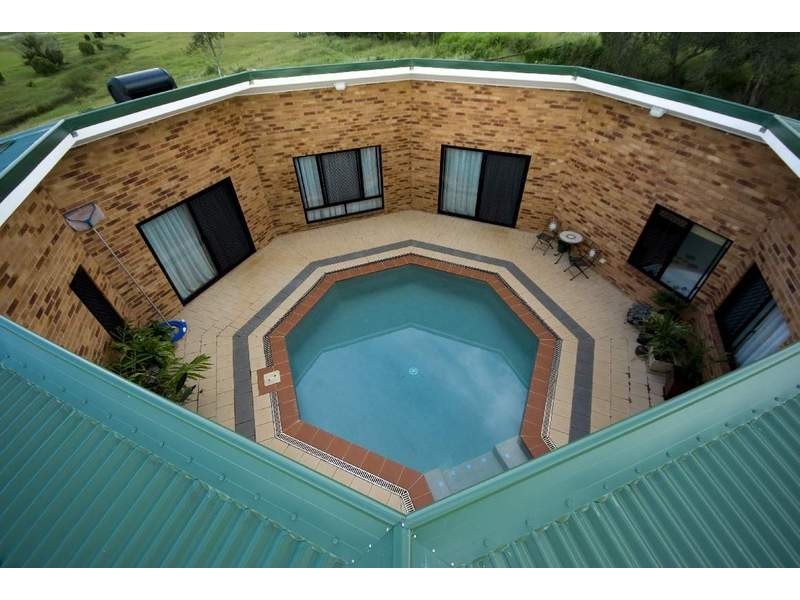 133 Cooks Road, Childers QLD 4660