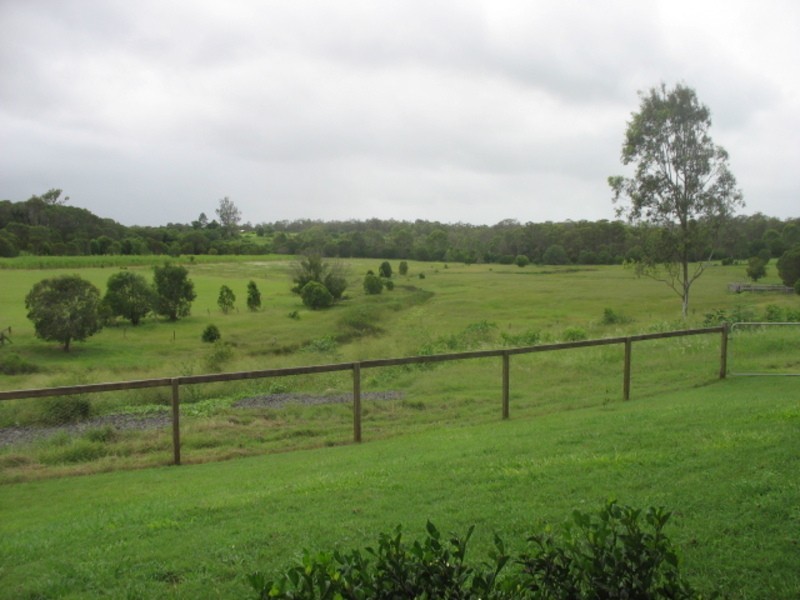 133 Cooks Road, Childers QLD 4660