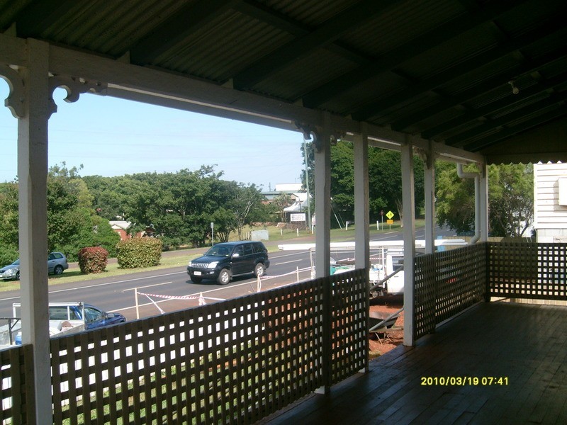 25  Churchill Street, Childers QLD 4660