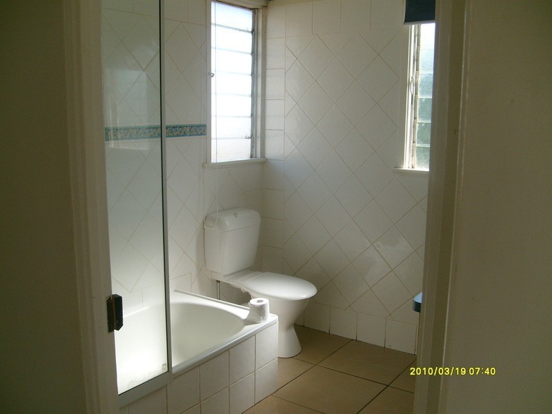 25  Churchill Street, Childers QLD 4660