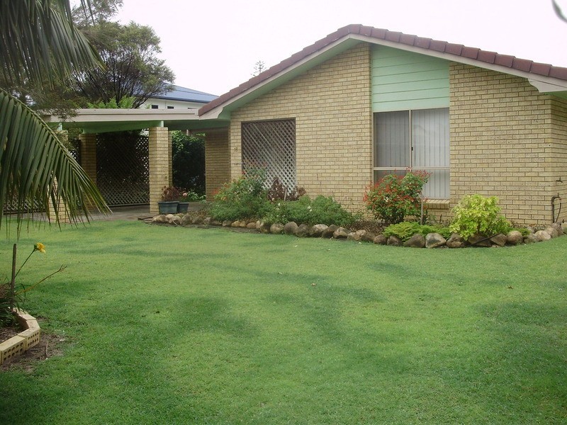 18 Banksia Court, Woodgate QLD 4660