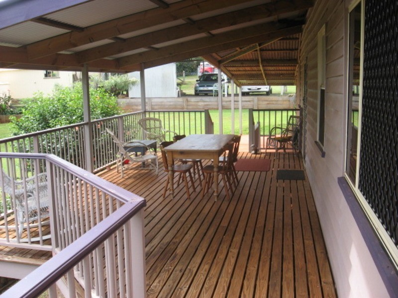 16 Queen Street, Cordalba QLD 4660