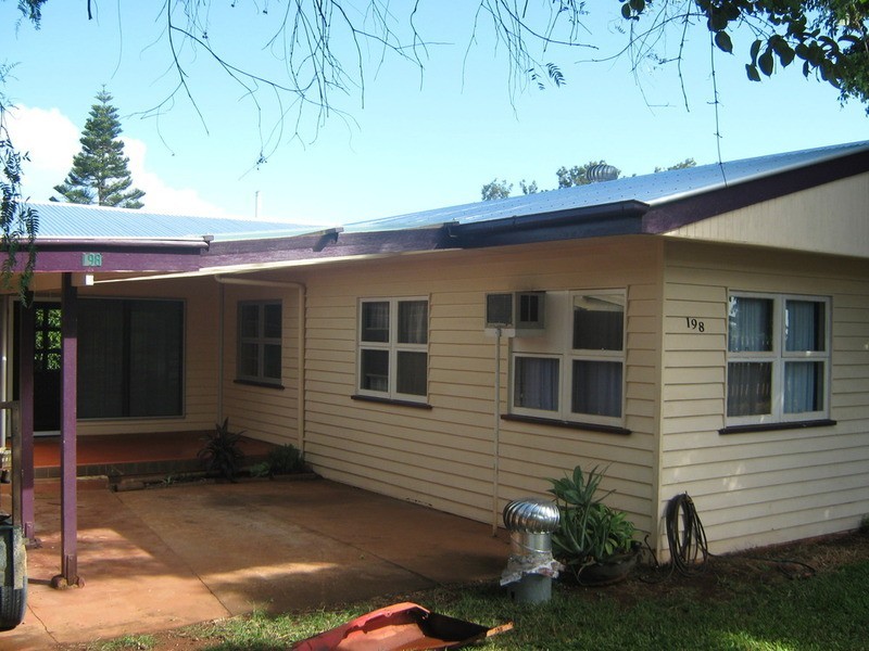 198 Churchill Street, Childers QLD 4660