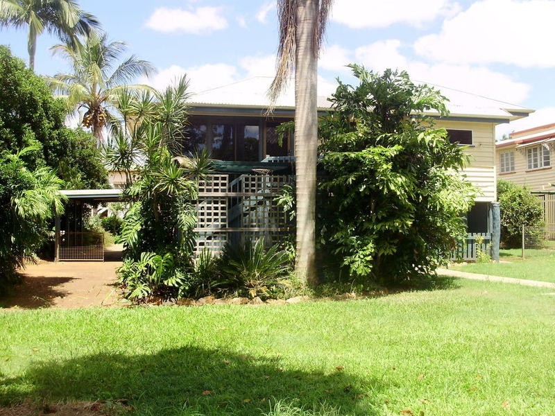 19 West Street, Childers QLD 4660