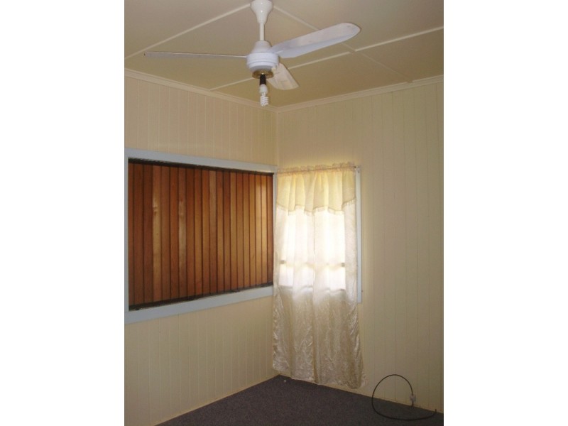 19 West Street, Childers QLD 4660