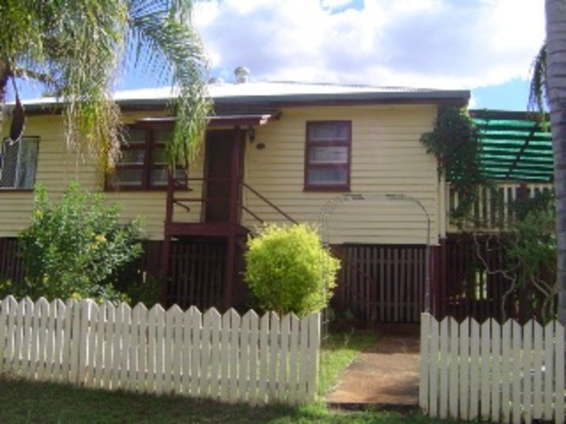 8 Elizabeth Street, Childers QLD 4660