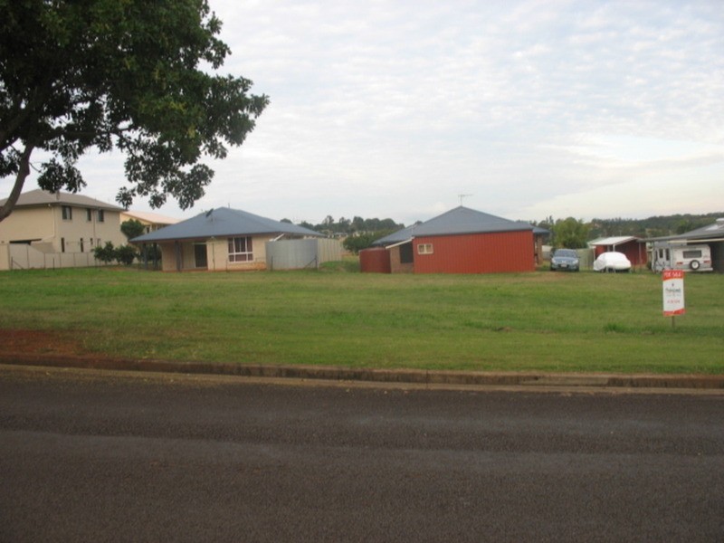 17 Taylor Street, Childers QLD 4660