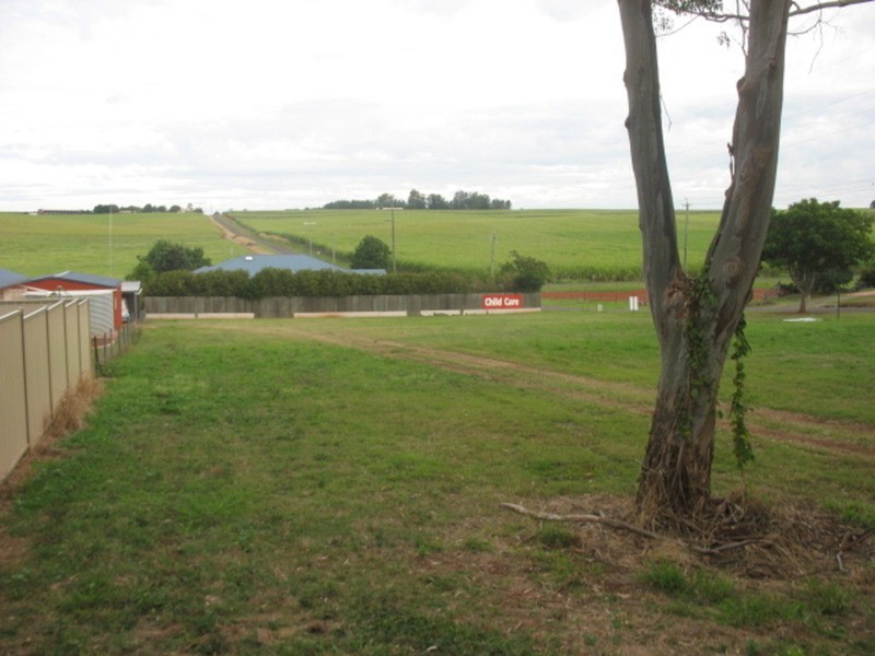 17 Taylor Street, Childers QLD 4660