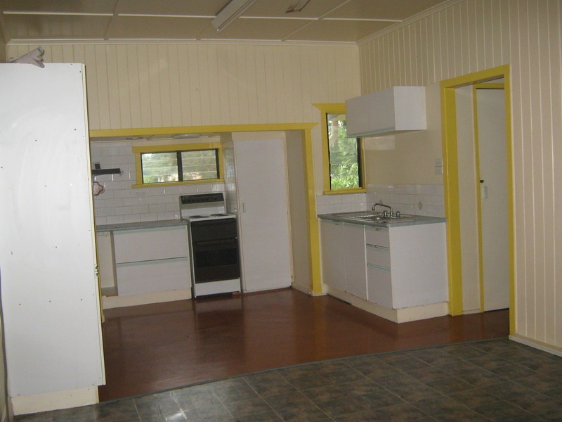 19 West Street, Childers QLD 4660