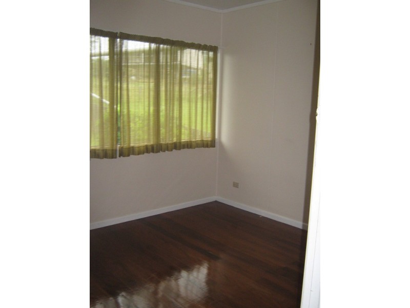 17 Queen Street, Dallarnil QLD 4621