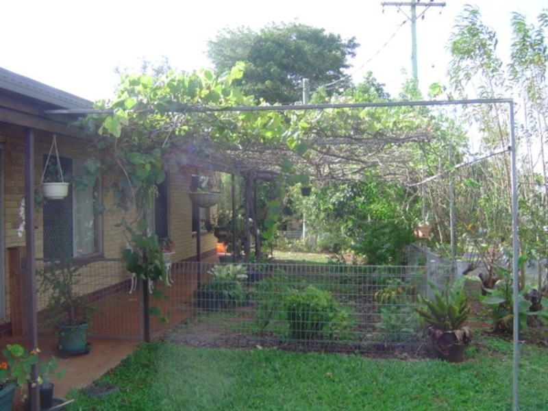 123 Lucketts Road, Childers QLD 4660