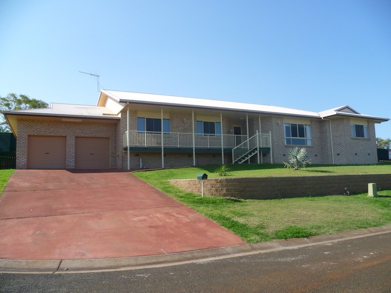 4 Pioneer Avenue, Childers QLD 4660