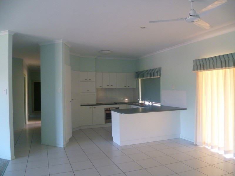 4 Pioneer Avenue, Childers QLD 4660