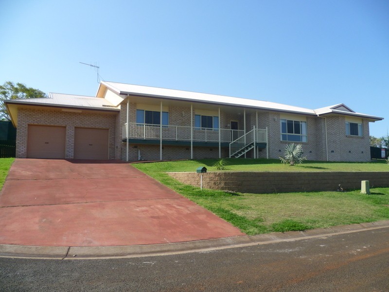 4 Pioneer Avenue, Childers QLD 4660