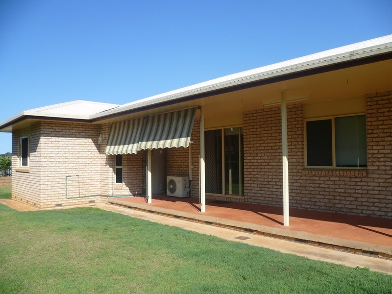 4 Pioneer Avenue, Childers QLD 4660