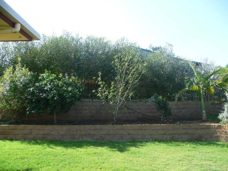 4 Pioneer Avenue, Childers QLD 4660
