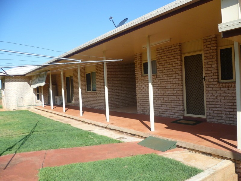 4 Pioneer Avenue, Childers QLD 4660
