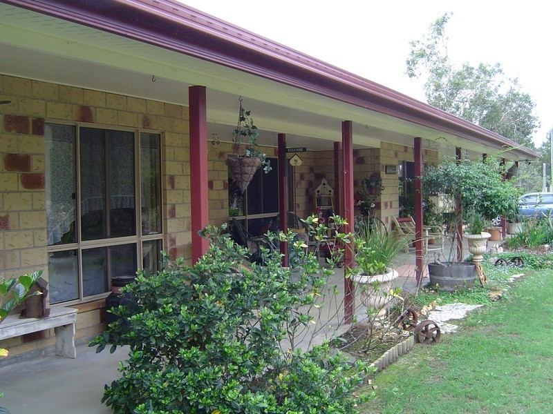 8 Whites Road, Horton QLD 4660