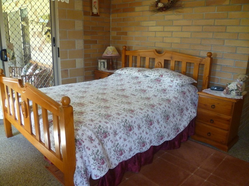 8 Whites Road, Horton QLD 4660