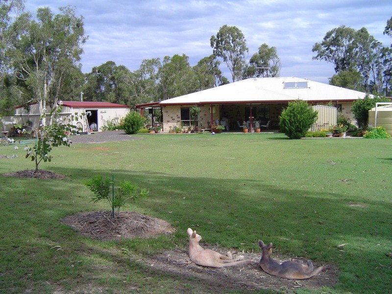 8 Whites Road, Horton QLD 4660