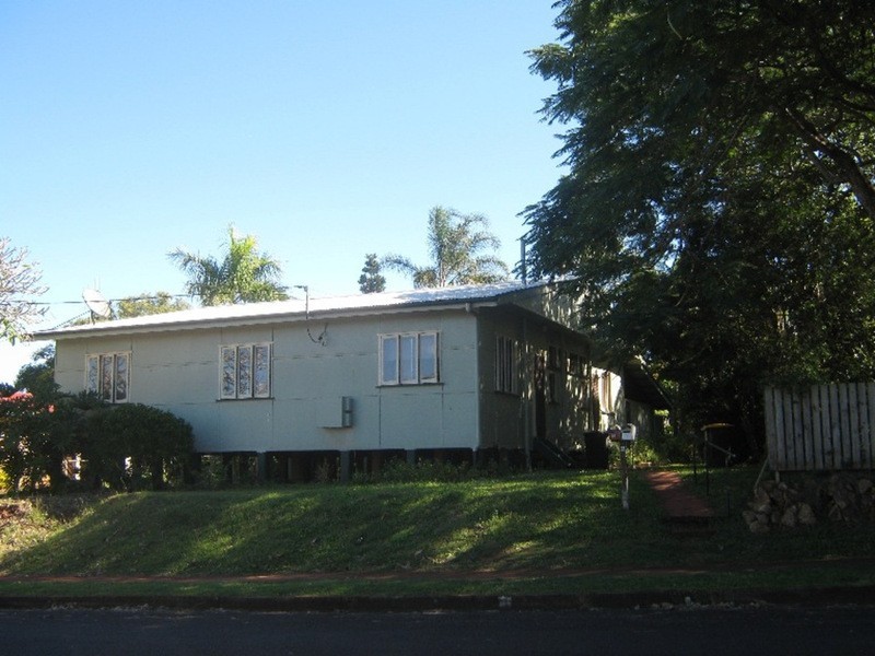 2/4 McIlwraith Street, Childers QLD 4660