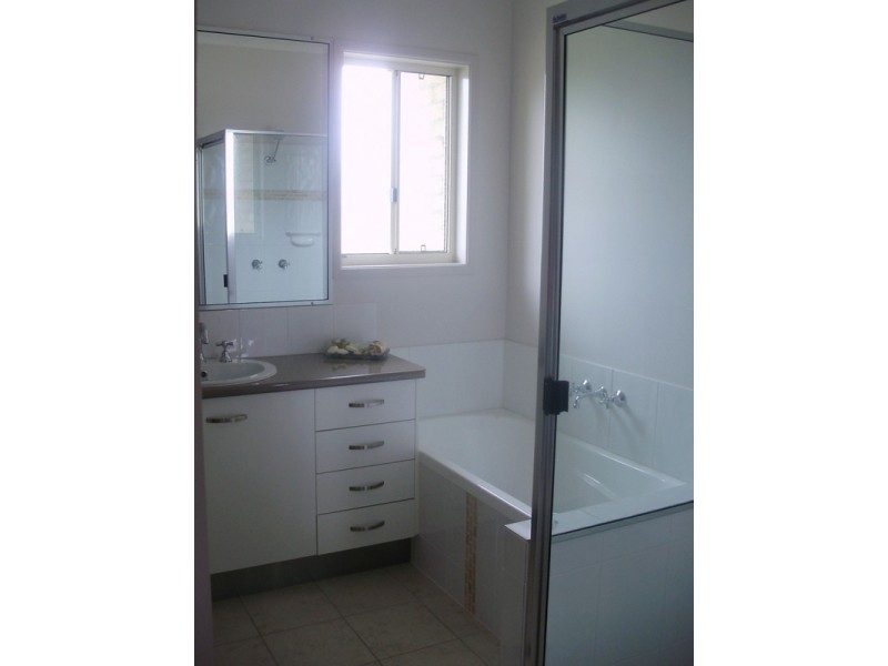 3 Honeyeater Court, Woodgate QLD 4660